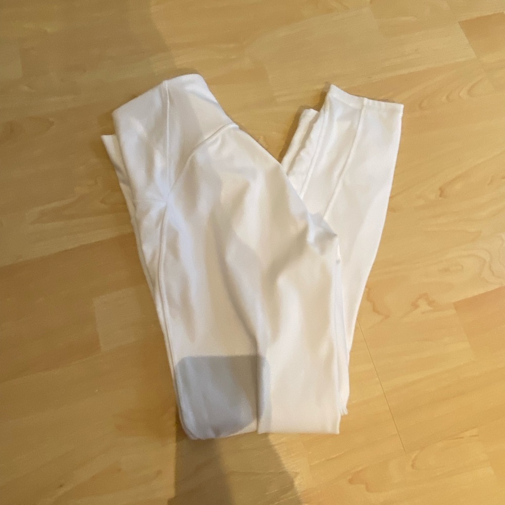 White Lululemon leggings